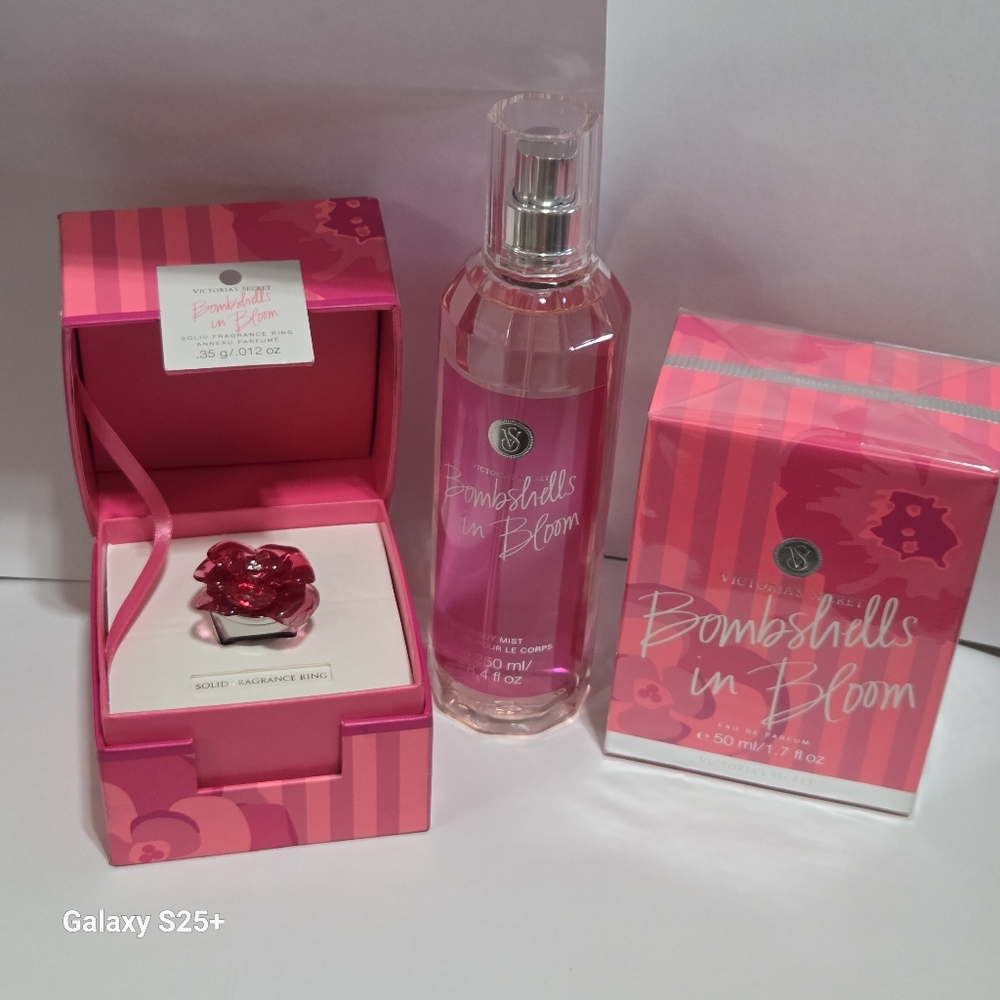 Victoria's Secret Bombshells In Bloom Bundle Vintage New
